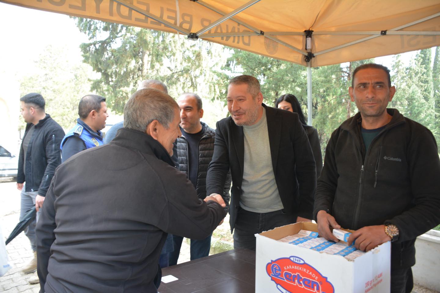 Asri Mezarlmzda Ramazan Bayram Arifesinde Hemehrilerimizle Bayramlatk!