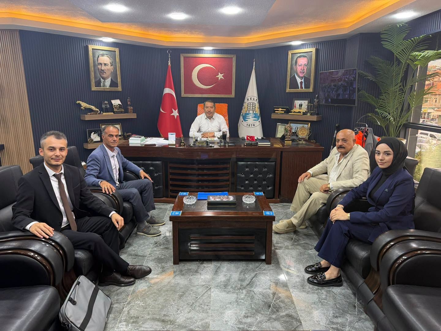 Belediye Ba�kan�m�z Veysel Top�u�ya Ziyaret