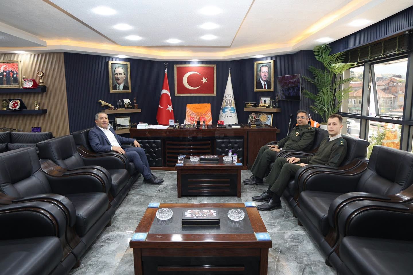Ba�kan Veysel Top�u�ya Anlaml� Ziyaret