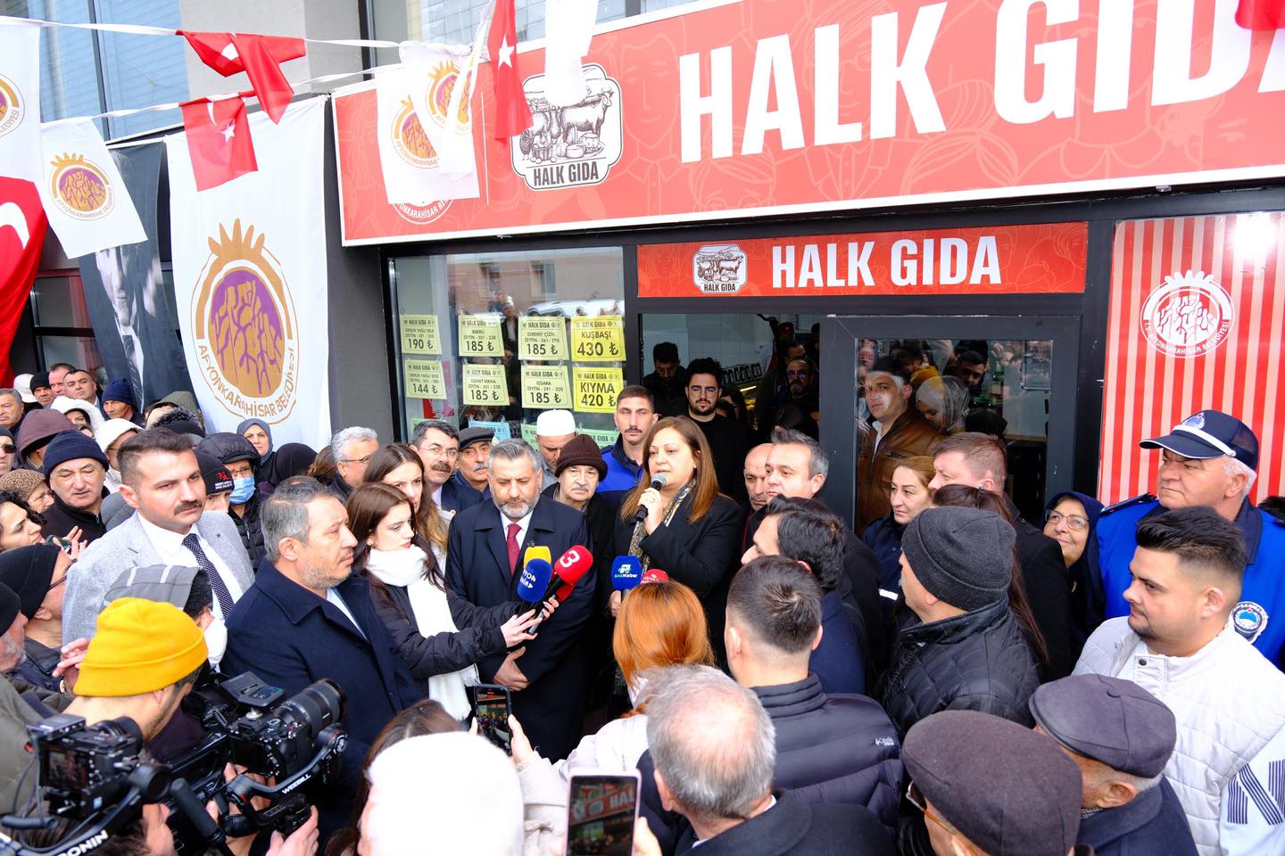 Dinar Belediye Bakanmz Veysel Topu, Afyonkarahisar Belediyesi Halk Gda Alna Katld