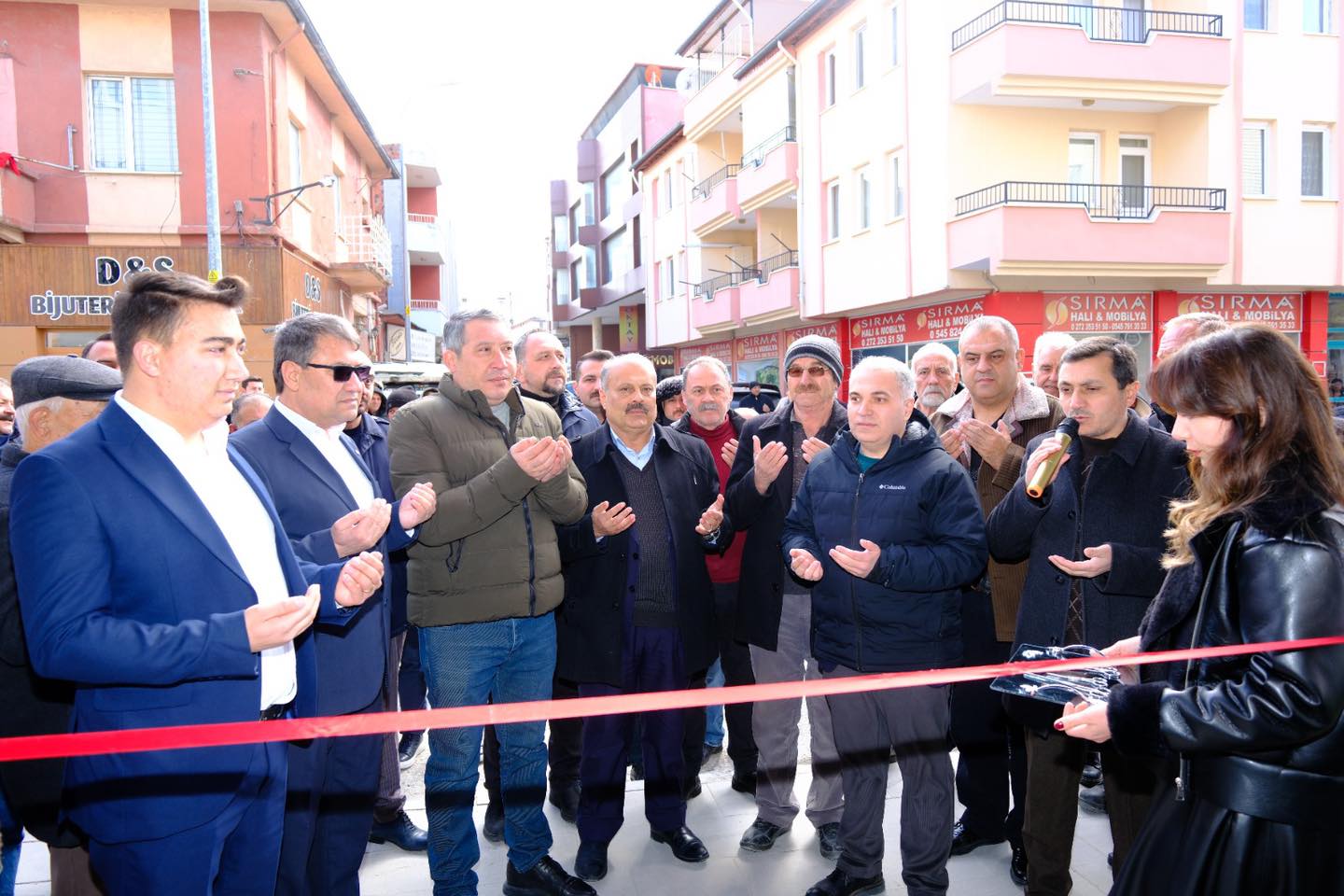 Dinar Belediye Bakanmz Veysel Topu, Vestel Bayisinin Alna Katld