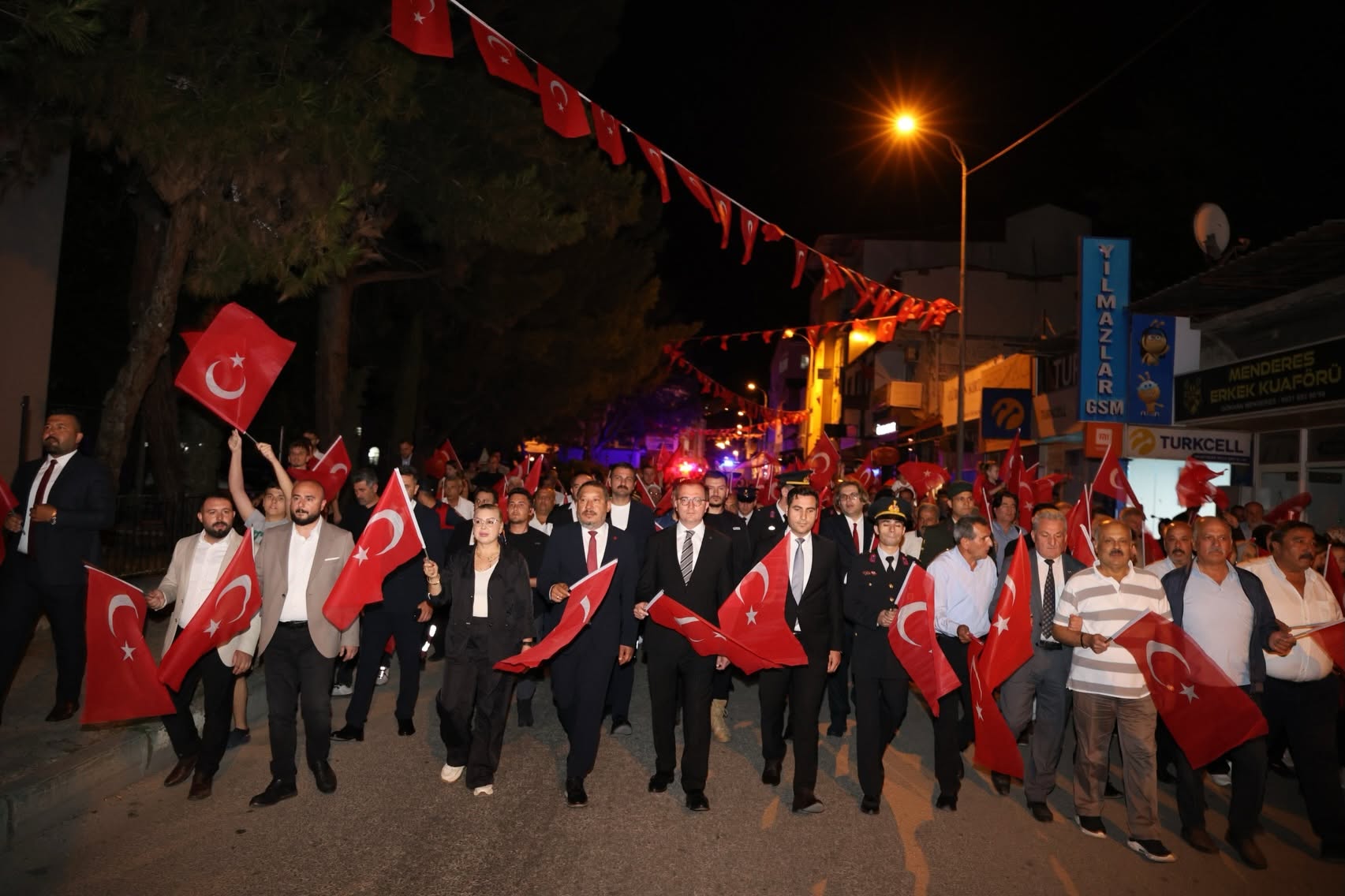 15 Temmuz Demokrasi Ve Milli Birlik G�n� Dinar�da Co�kuyla An�ld�