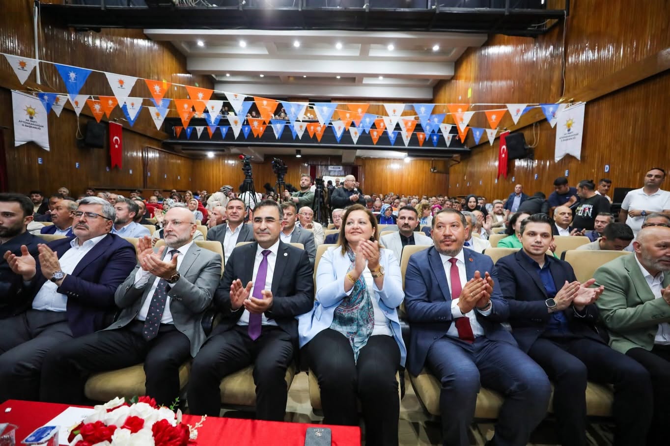 AK Parti �l Dan��ma Meclisi Toplant�s��na Kat�ld�k