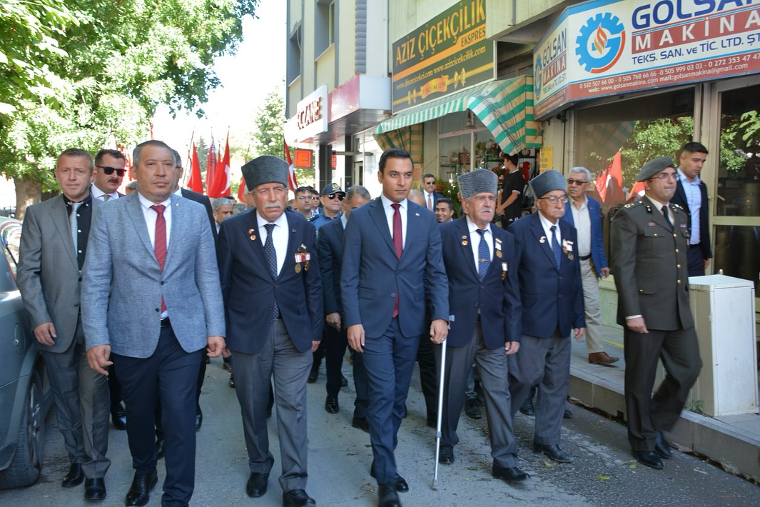 Dinarda Gaziler Gn Cokuyla Kutland