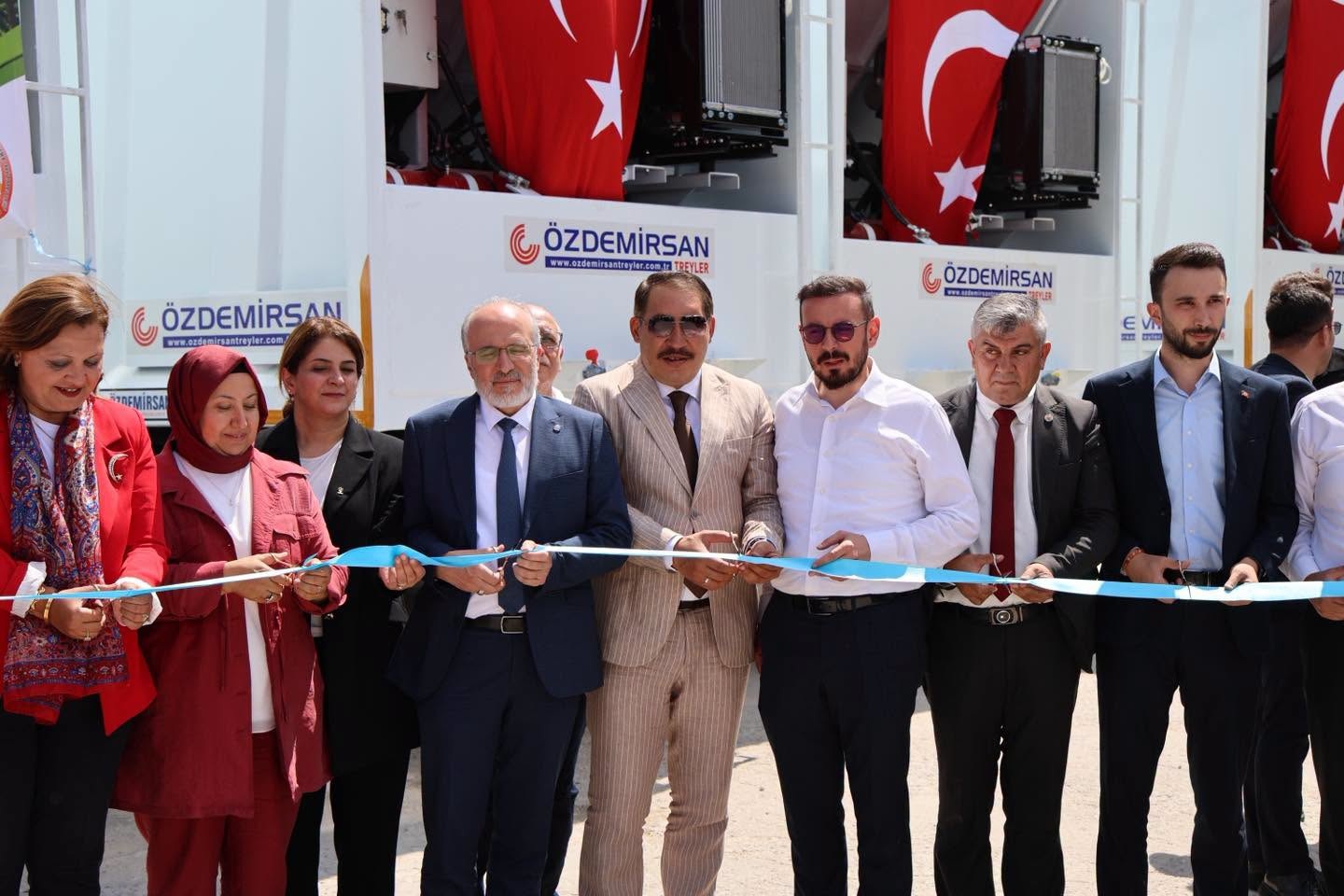 Belediye Ba�kan�m�z Veysel Top�u, �evre Hizmetleri Birli�i Ara� Teslim T�renine Kat�ld�