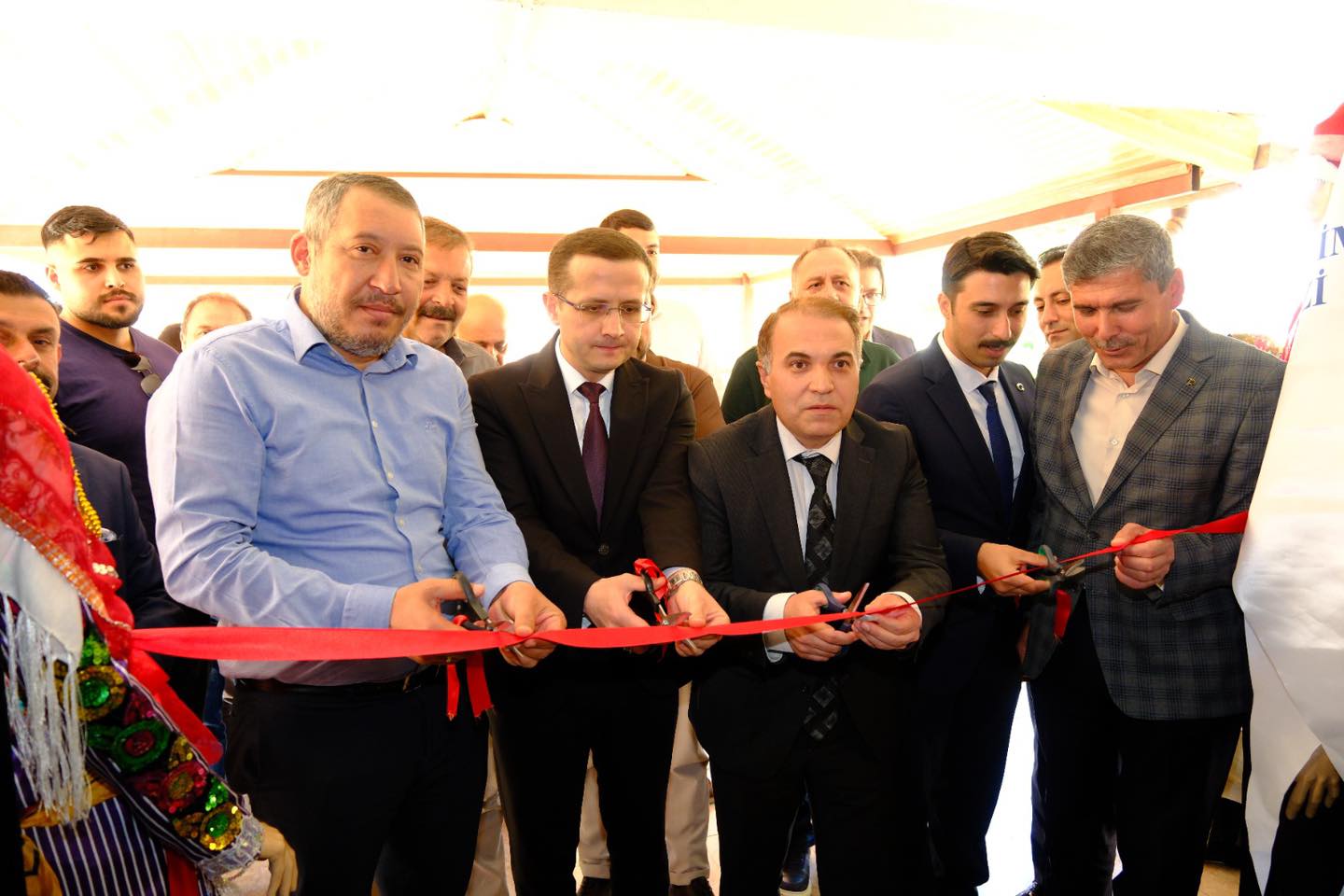 Dinar Belediye Bakanmz Veysel Topu, 2024-2025 Eitim retim Yl Sene Sonu Sergisine Katld.
