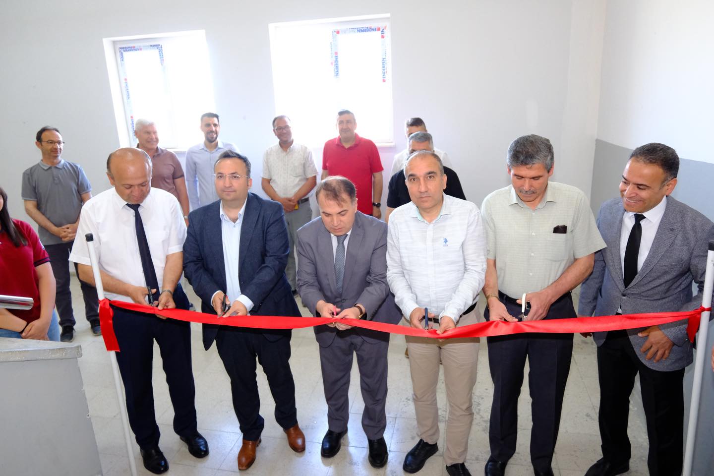 Dinar Yavuz Sultan Selim Anadolu Lisesi Resim Sergisi Ald