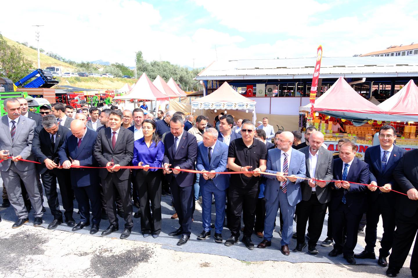 Dinar Belediye Bakanmz Veysel Topu, Sandkl Tarm Fuarna Katld