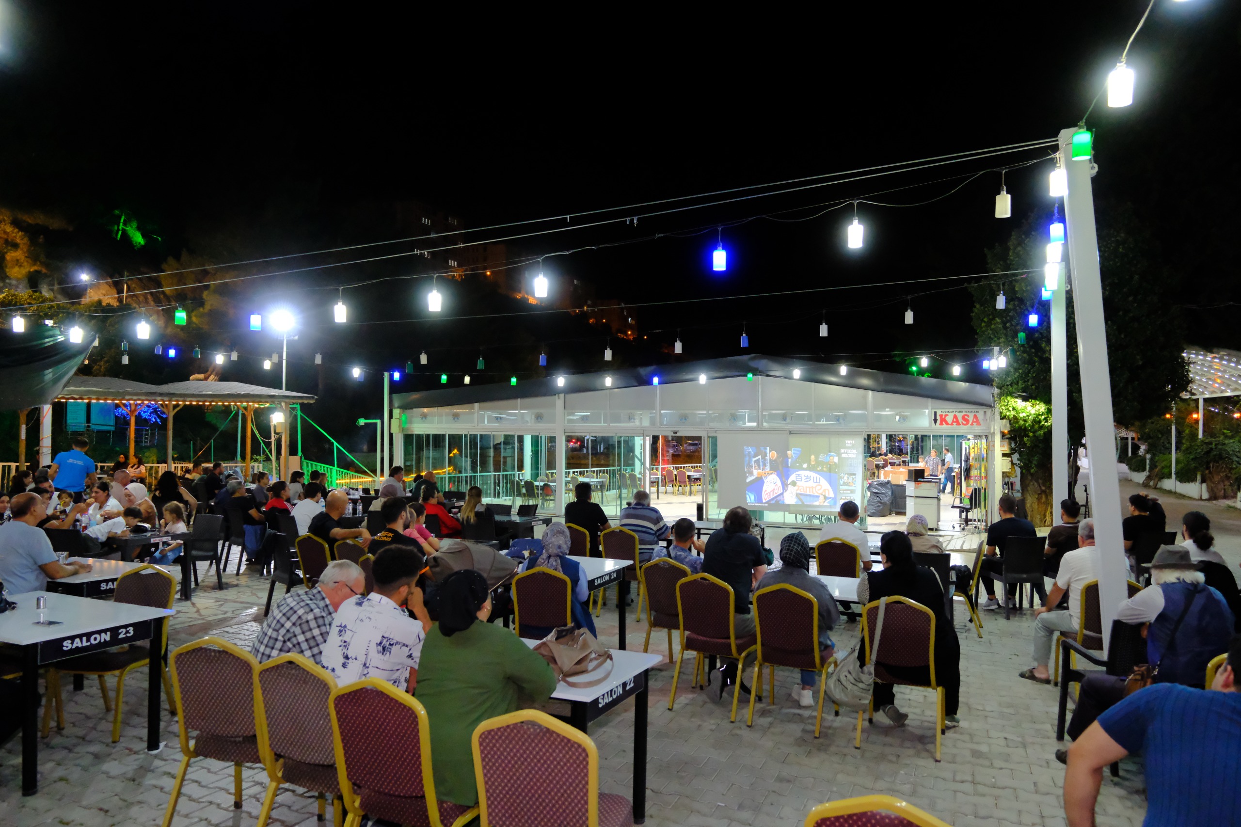 Dinar�da Final Ma�� Co�kusu